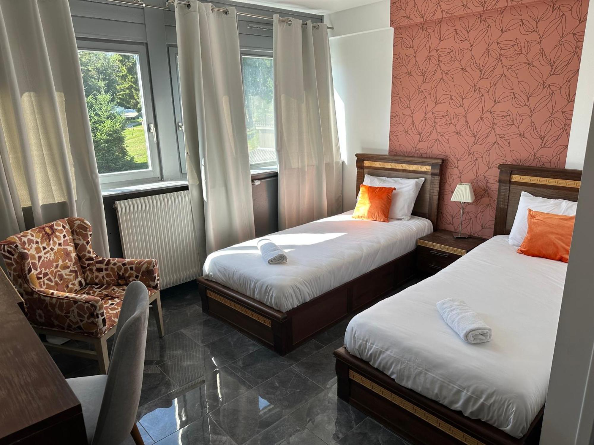 Hotel Parc Les Cigognes Albé Eksteriør billede
